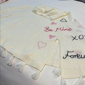 Lilly Pulitzer Valentines poncho cream with hearts L XL